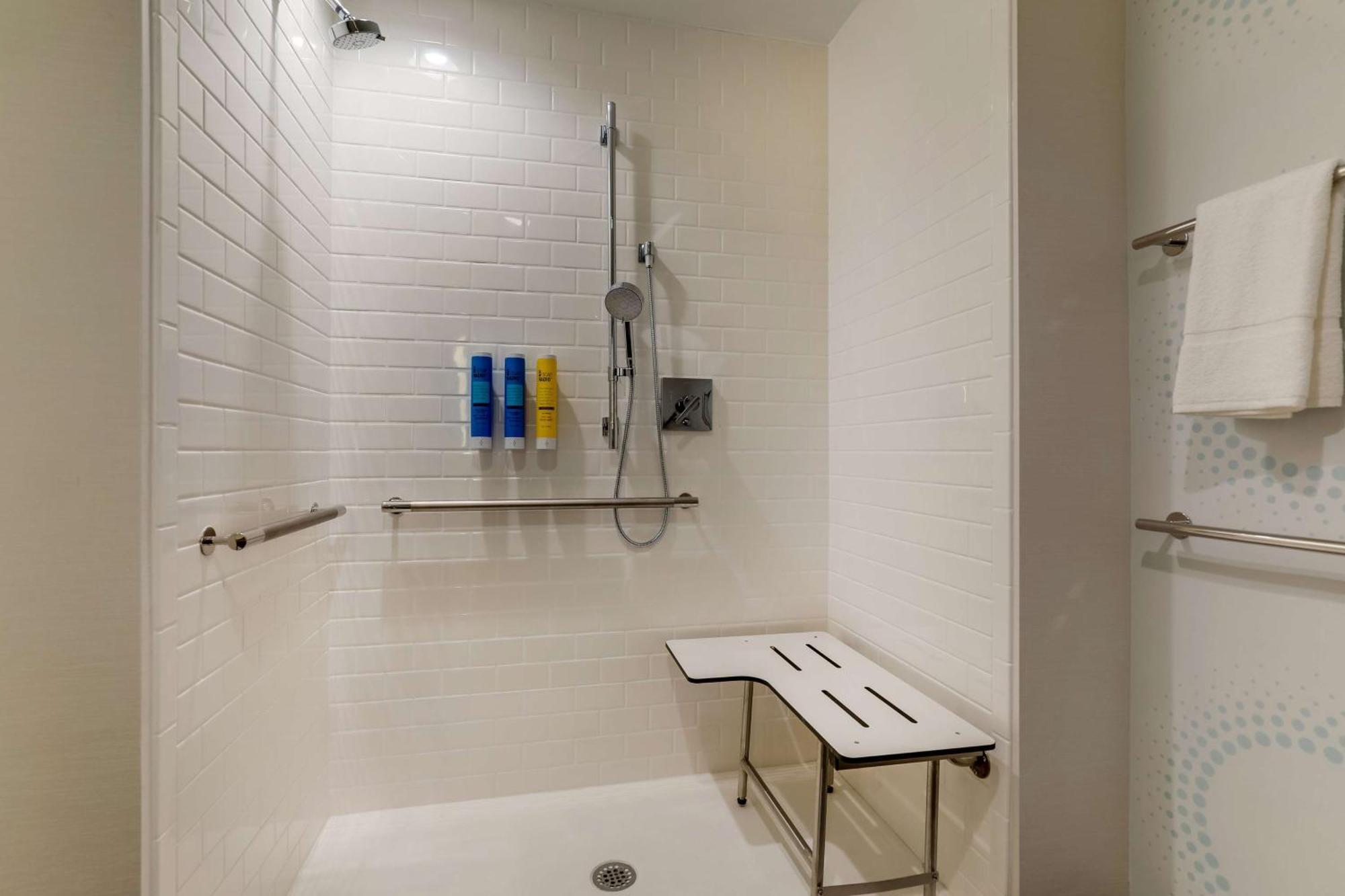 Tru By Hilton Leland Wilmington Hotel ภายนอก รูปภาพ