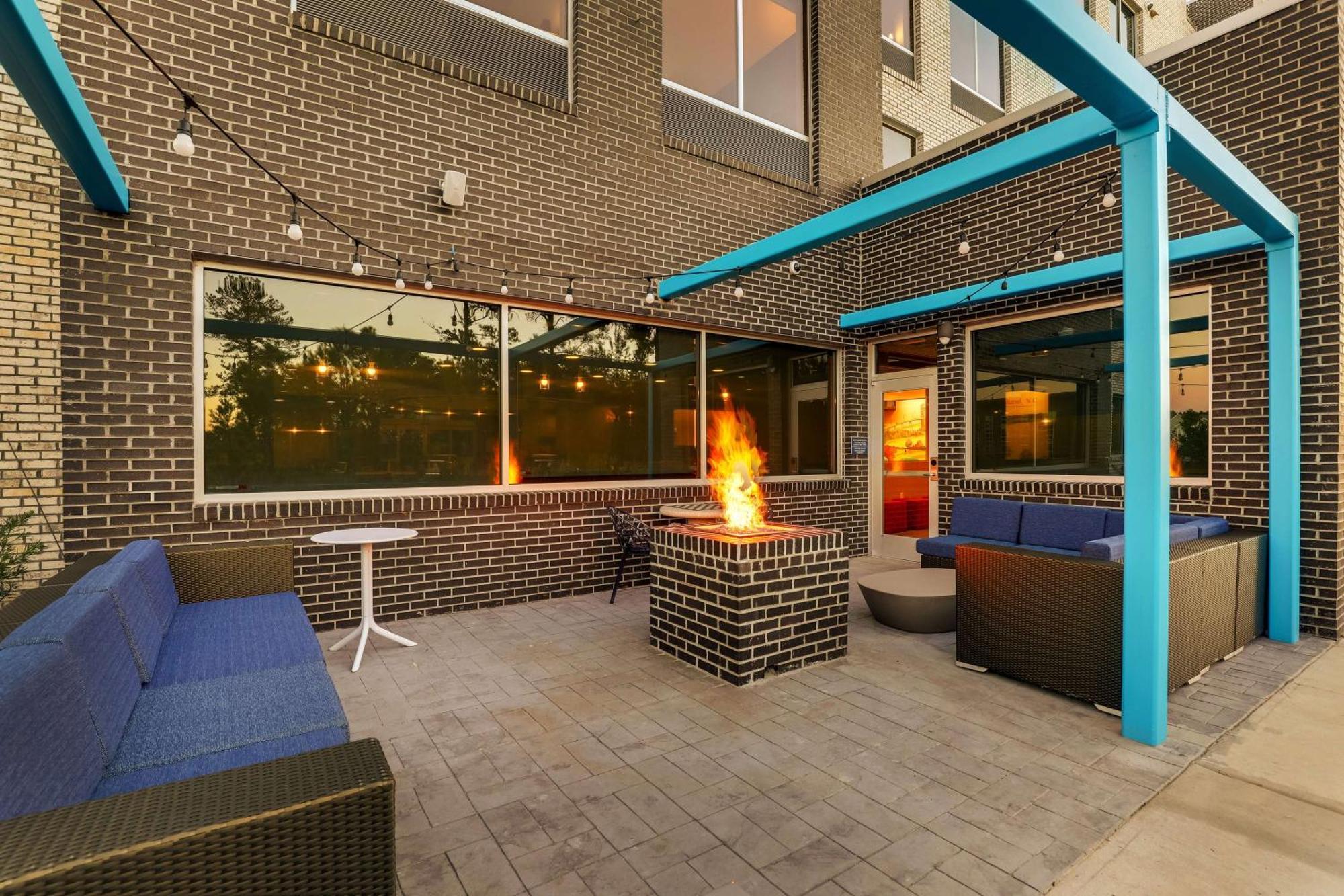 Tru By Hilton Leland Wilmington Hotel ภายนอก รูปภาพ