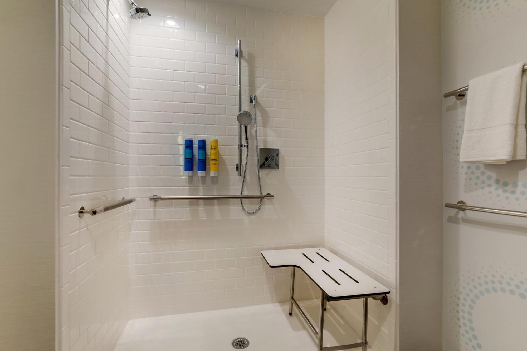 Tru By Hilton Leland Wilmington Hotel ภายนอก รูปภาพ